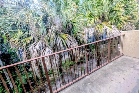 Townhouse in Coral Springs, Florida 2 bedrooms, 90.12 sq.m. № 1943871 - photo 21