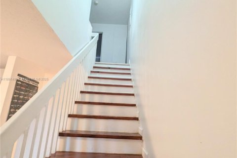 Townhouse in Coral Springs, Florida 2 bedrooms, 90.12 sq.m. № 1943871 - photo 12