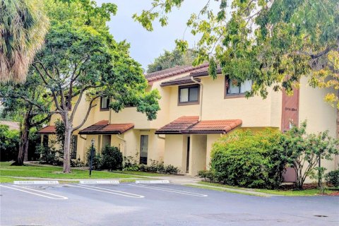 Townhouse in Coral Springs, Florida 2 bedrooms, 90.12 sq.m. № 1943871 - photo 1