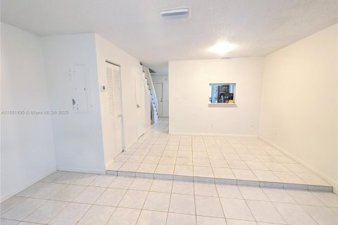 Townhouse in Coral Springs, Florida 2 bedrooms, 90.12 sq.m. № 1943871 - photo 9