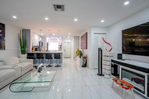 Townhouse in West Palm Beach, Florida 3 bedrooms, 121.05 sq.m. № 1925619 - photo 10