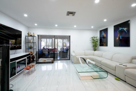 Townhouse in West Palm Beach, Florida 3 bedrooms, 121.05 sq.m. № 1925619 - photo 9