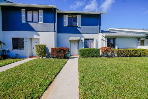 Townhouse in West Palm Beach, Florida 3 bedrooms, 121.05 sq.m. № 1925619 - photo 1