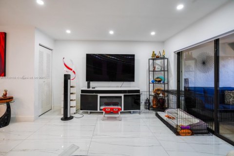 Townhouse in West Palm Beach, Florida 3 bedrooms, 121.05 sq.m. № 1925619 - photo 12