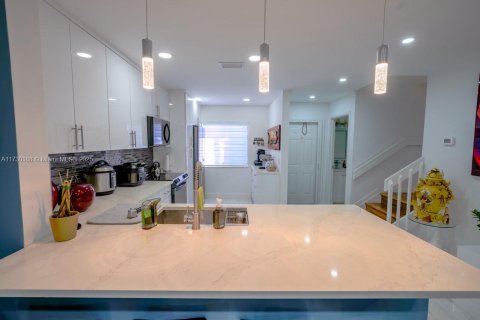 Townhouse in West Palm Beach, Florida 3 bedrooms, 121.05 sq.m. № 1925619 - photo 4