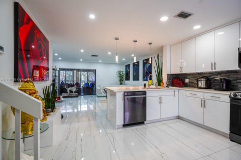 Townhouse in West Palm Beach, Florida 3 bedrooms, 121.05 sq.m. № 1925619 - photo 8