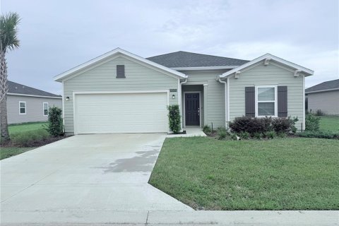 House in Ocala, Florida 3 bedrooms, 143.81 sq.m. № 1893643 - photo 1