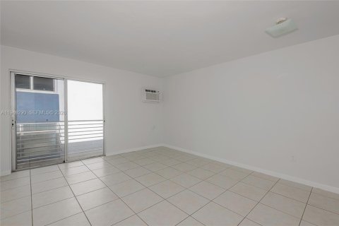 Купить кондоминиум в Майами-Бич, Флорида 34.37м2, № 2004335 - фото 5