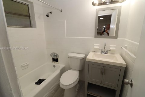 Villa ou maison à louer à Fort Lauderdale, Floride: 1 chambre, 57.6 m2 № 1992442 - photo 9