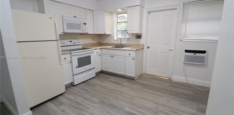 Villa ou maison à Fort Lauderdale, Floride 1 chambre, 57.6 m2 № 1992442