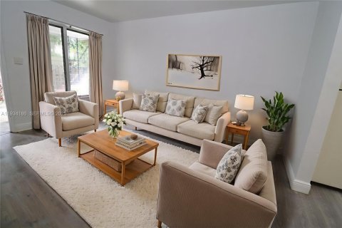 Villa ou maison à louer à Fort Lauderdale, Floride: 1 chambre, 57.6 m2 № 1992442 - photo 2