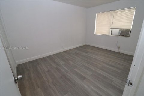 Villa ou maison à louer à Fort Lauderdale, Floride: 1 chambre, 57.6 m2 № 1992442 - photo 30
