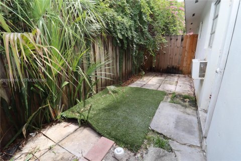Villa ou maison à louer à Fort Lauderdale, Floride: 1 chambre, 57.6 m2 № 1992442 - photo 15