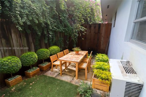 Villa ou maison à louer à Fort Lauderdale, Floride: 1 chambre, 57.6 m2 № 1992442 - photo 17