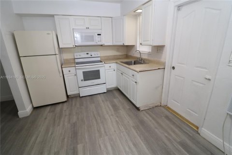 Villa ou maison à louer à Fort Lauderdale, Floride: 1 chambre, 57.6 m2 № 1992442 - photo 29