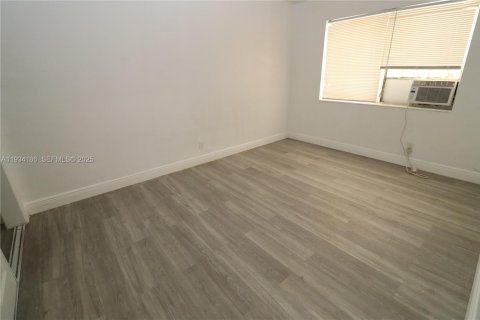 Villa ou maison à louer à Fort Lauderdale, Floride: 1 chambre, 57.6 m2 № 1992442 - photo 14