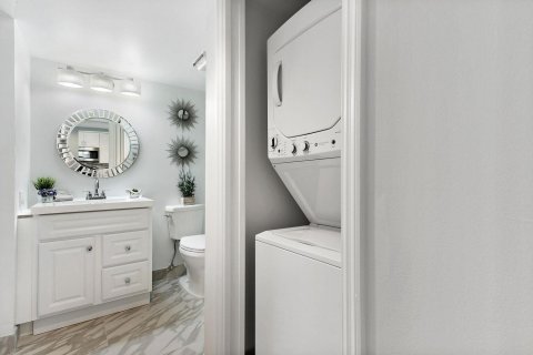 Condo in Boynton Beach, Florida, 2 bedrooms  № 2401226 - photo 14