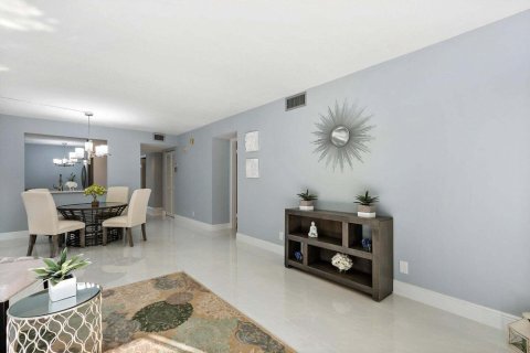 Condo in Boynton Beach, Florida, 2 bedrooms  № 2401226 - photo 4