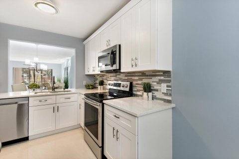 Condo in Boynton Beach, Florida, 2 bedrooms  № 2401226 - photo 3