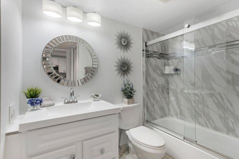 Condo in Boynton Beach, Florida, 2 bedrooms  № 2401226 - photo 13