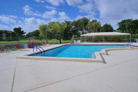 Condo in Boynton Beach, Florida, 2 bedrooms  № 2401226 - photo 16