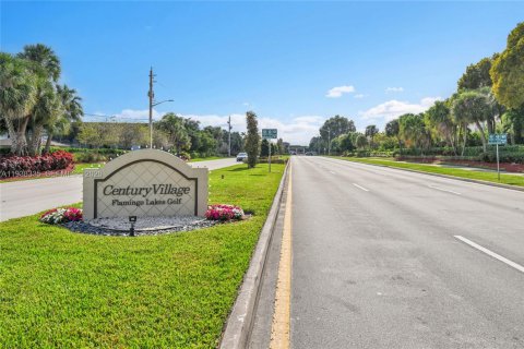 Condo in Pembroke Pines, Florida, 2 bedrooms  № 2088768