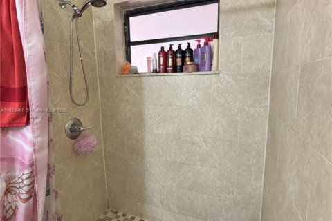 Casa en venta en Cutler Bay, Florida, 4 dormitorios, 202.16 m2 № 1874843 - foto 19