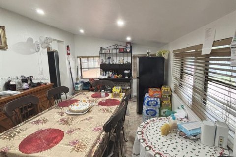 Casa en venta en Cutler Bay, Florida, 4 dormitorios, 202.16 m2 № 1874843 - foto 11
