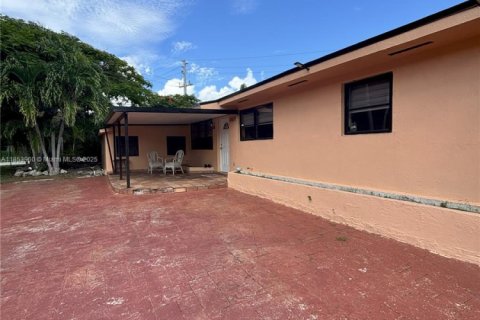 Casa en venta en Cutler Bay, Florida, 4 dormitorios, 202.16 m2 № 1874843 - foto 6