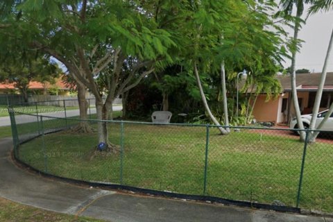 Villa ou maison à vendre à Cutler Bay, Floride: 4 chambres, 202.16 m2 № 1874843 - photo 2