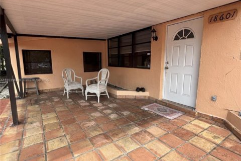 Casa en venta en Cutler Bay, Florida, 4 dormitorios, 202.16 m2 № 1874843 - foto 5