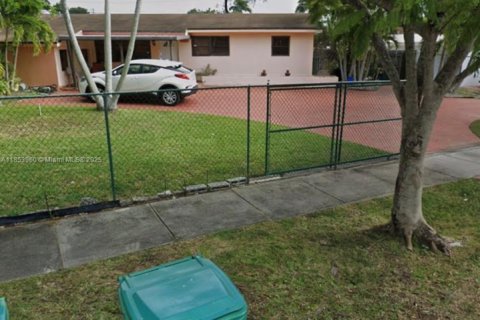 Villa ou maison à vendre à Cutler Bay, Floride: 4 chambres, 202.16 m2 № 1874843 - photo 3