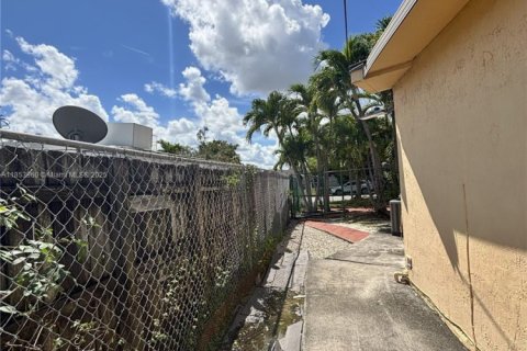 Casa en venta en Cutler Bay, Florida, 4 dormitorios, 202.16 m2 № 1874843 - foto 29