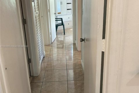 Casa en venta en Cutler Bay, Florida, 4 dormitorios, 202.16 m2 № 1874843 - foto 16