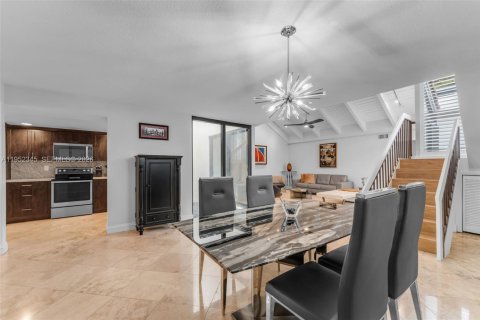 Купить таунхаус в Майами, Флорида 3 спальни, 197.14м2, № 2007384 - фото 9