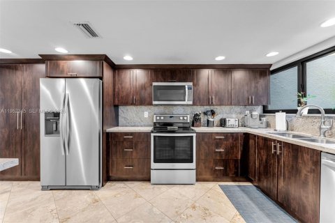 Купить таунхаус в Майами, Флорида 3 спальни, 197.14м2, № 2007384 - фото 4