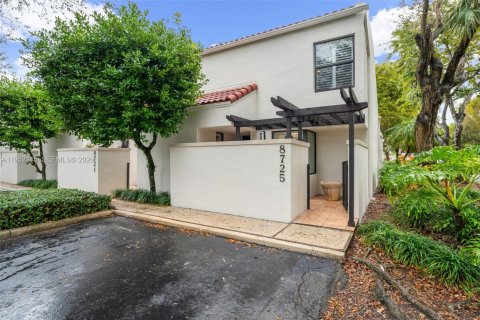 Купить таунхаус в Майами, Флорида 3 спальни, 197.14м2, № 2007384 - фото 2