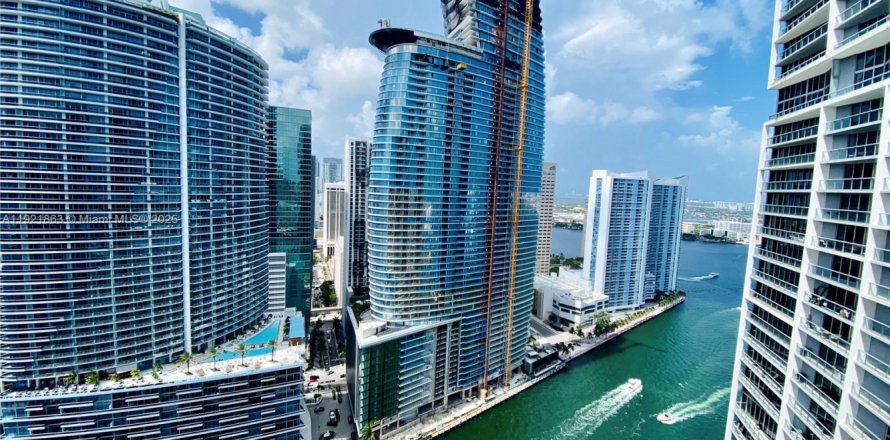 Condominio en Miami, Florida, 2 dormitorios  № 2082758