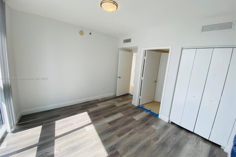Condominio en venta en Miami, Florida, 2 dormitorios, 108.51 m2 № 2082758 - foto 18