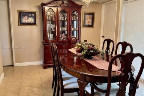Condominio en venta en Miami, Florida, 2 dormitorios, 93.37 m2 № 1927544 - foto 14