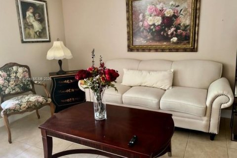 Condominio en venta en Miami, Florida, 2 dormitorios, 93.37 m2 № 1927544 - foto 23