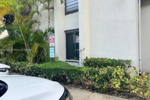 Condominio en venta en Miami, Florida, 2 dormitorios, 93.37 m2 № 1927544 - foto 4