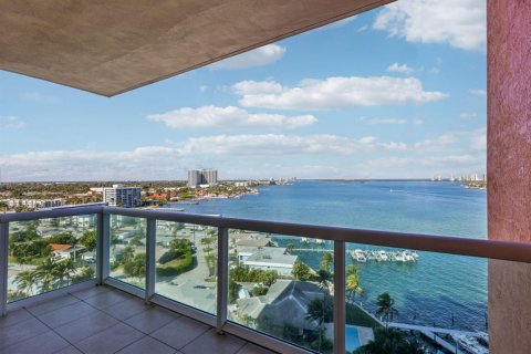 Condo in Riviera Beach, Florida, 2 bedrooms  № 2250775 - photo 25