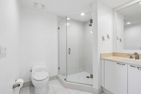 Condo in Riviera Beach, Florida, 2 bedrooms  № 2250775 - photo 14