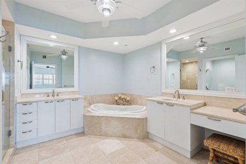Condo in Riviera Beach, Florida, 2 bedrooms  № 2250775 - photo 20