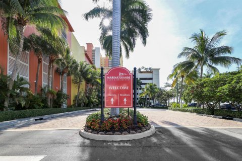 Condo in Riviera Beach, Florida, 2 bedrooms  № 2250775 - photo 29