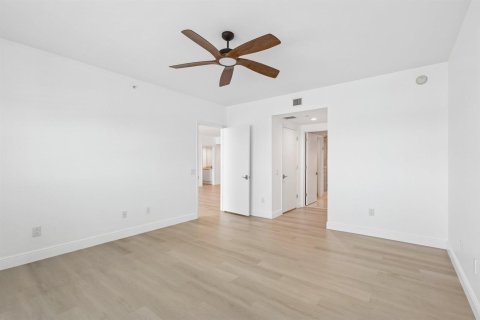 Condo in Riviera Beach, Florida, 2 bedrooms  № 2250775 - photo 16
