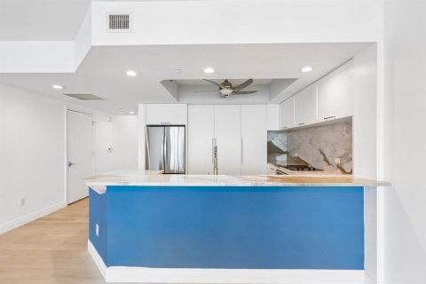 Condo in Riviera Beach, Florida, 2 bedrooms  № 2250775 - photo 5