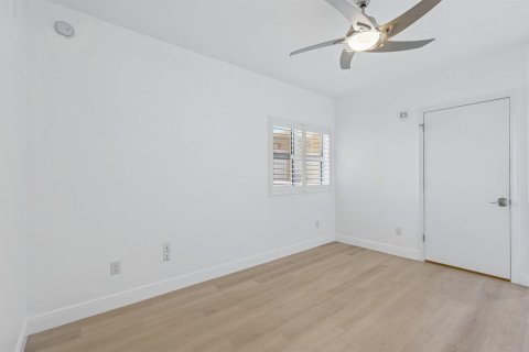 Condo in Riviera Beach, Florida, 2 bedrooms  № 2250775 - photo 8