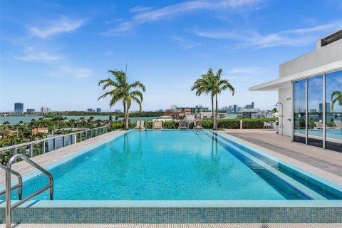 Condo in Bay Harbor Islands, Florida, 3 bedrooms  № 1825462 - photo 27